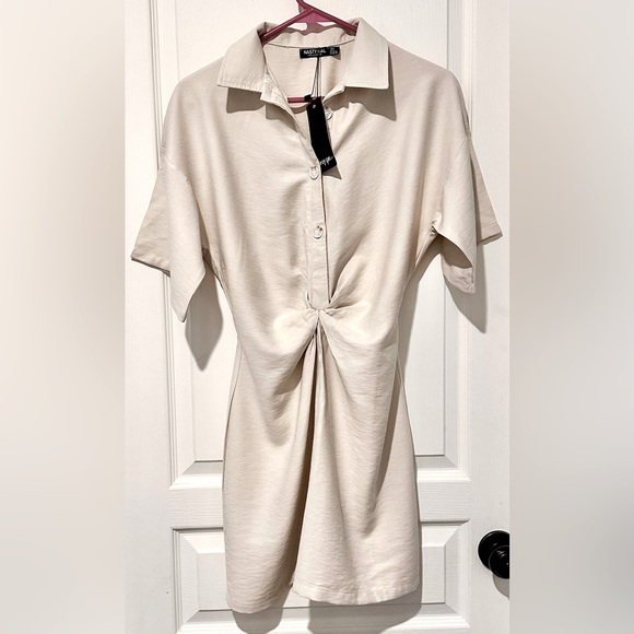 NWT Nasty Gal Gathered Front Button Down Shirt Mini Dress in Natural - Picture 2 of 10